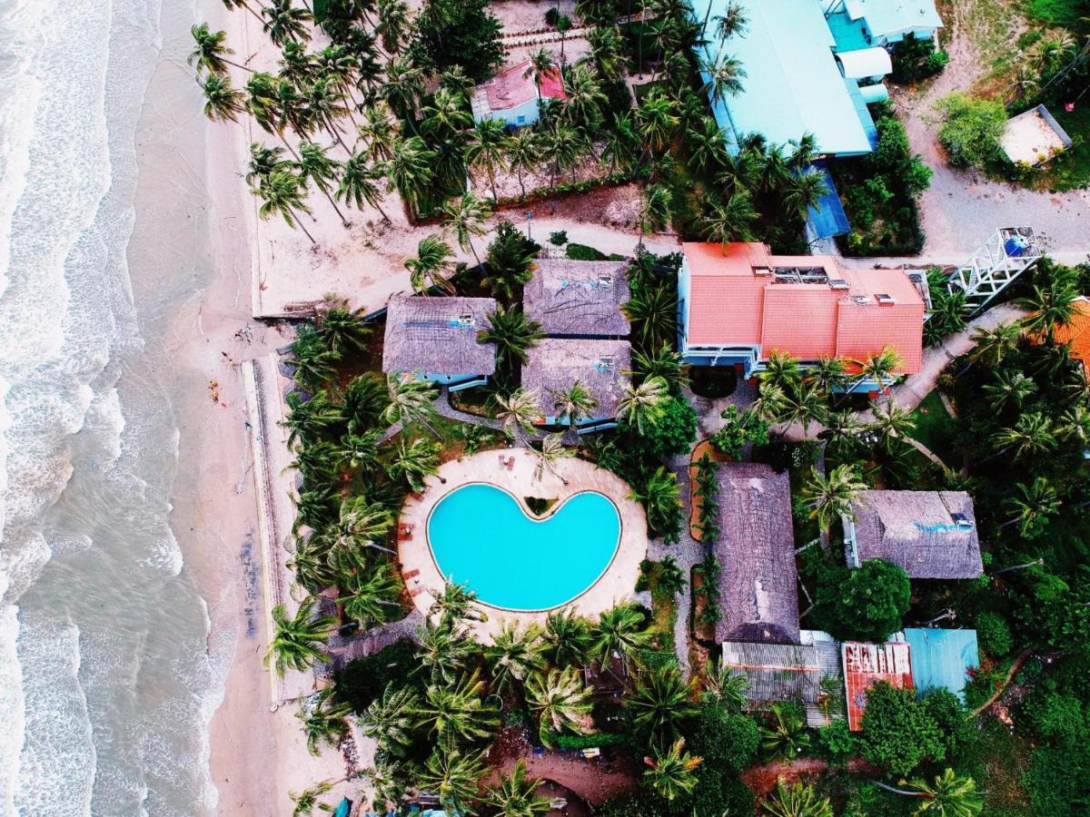 Little Paris Resort Phan Thiet Exteriör bild